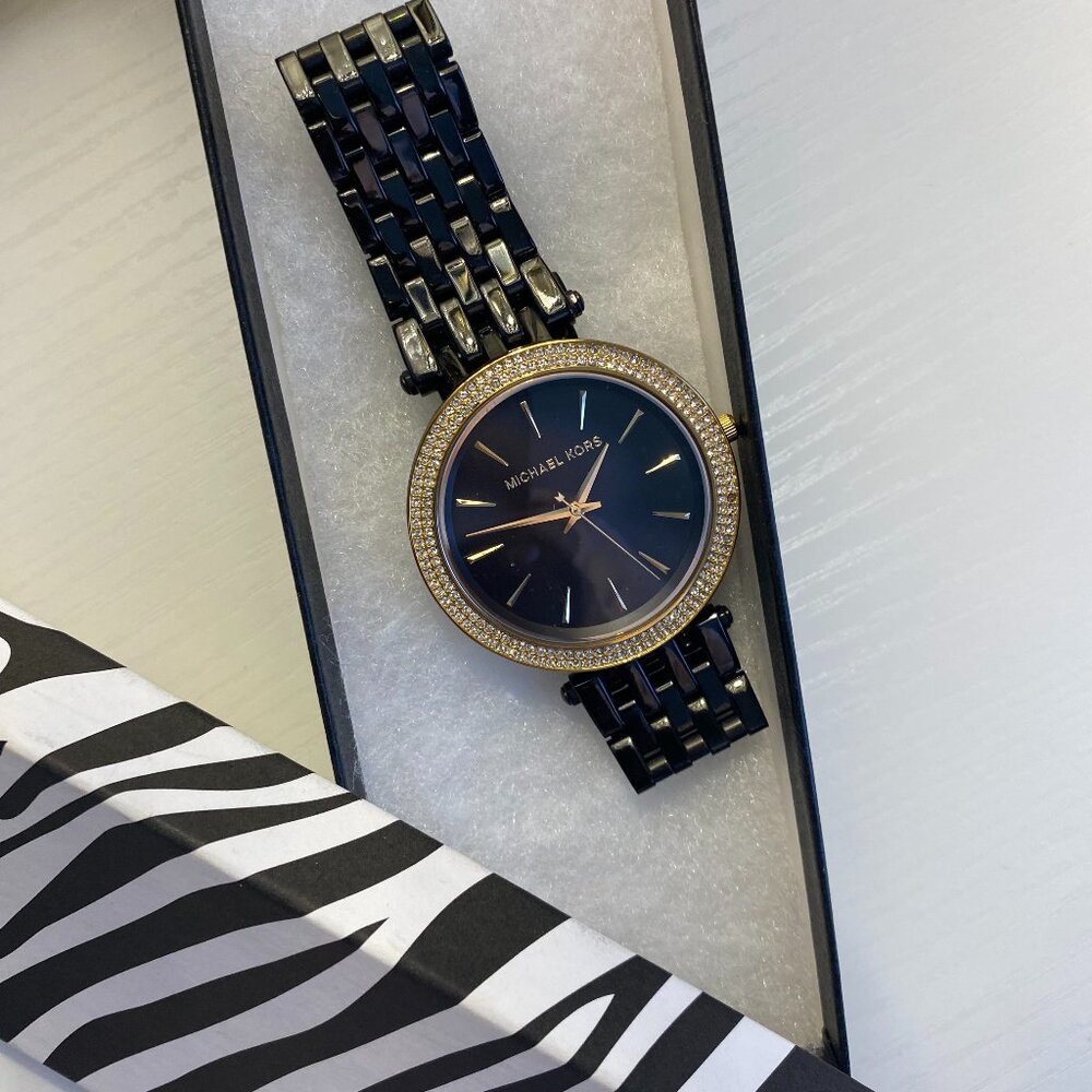 Black gunsmoke metal watch